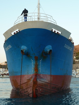 Tanker fürs Kraftwerk in Patmos
