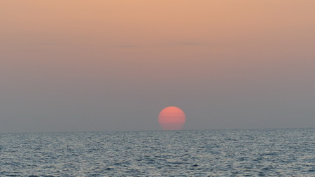 Sonnenaufgang vor Sizilien