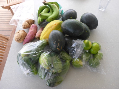 frisches Obst u d Gemüse vom Markt