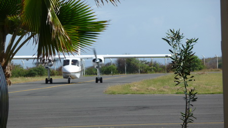 Airport Union Island