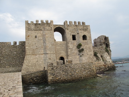 Zugang zum Hafen der Festung Methóni